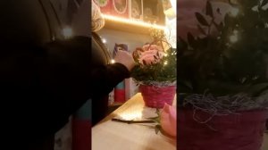 Как сделать композицию из роз в корзине# делаем вместе с вами