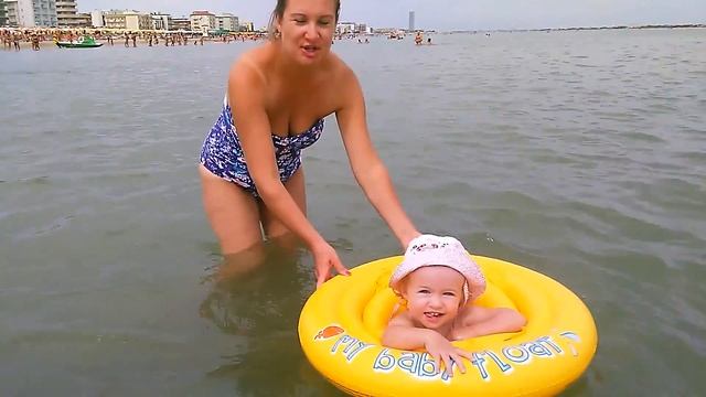 (110) Италия.Чезенатико.Идём купаться.))) смотреть онлайн