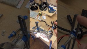 Юстировочный стенд для отражателей фар на клипсах