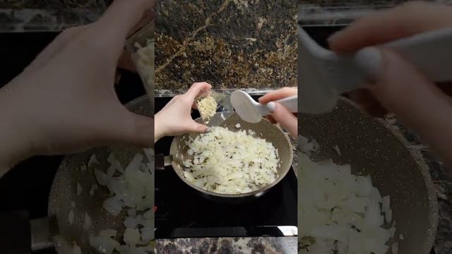 КУРИНЫЕ ГОЛЕНИ СО СТРУЧКОВОЙ ФАСОЛЬЮ. НОЖКИ ПОЛУЧАЮТСЯ ПРОСТО ОБЪЕДЕНИЕ! ГОТОВИТСЯ БЫСТРО И ПРОСТО! смотреть онлайн