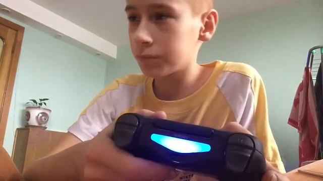 Мне подарили PlayStation 4 про И очки Виар Плюс Оружия и диск