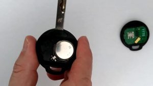 How to simply change the battery in a Mitsubishi colt key fob