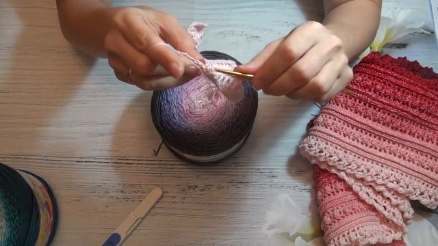 Шарф женский, ажурный бактус крючком