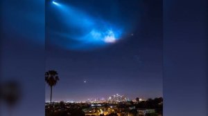 SpaceX FALCON 9 ROCKET, LEAVING EARTH, CREATES THE SO-CALLED TWILIGHT GLOW PHENOMENON
