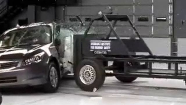 Crash Test 2008 Honda Accord / Inspire 4dr Sedan IIHS смотреть онлайн