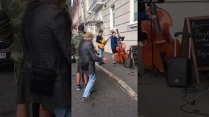 М.Ш.Лоов - Засыхает плавленый сырок (выставка В.Г.Петрова на (!) сыроварне. 55 лет сырку "Дружба")