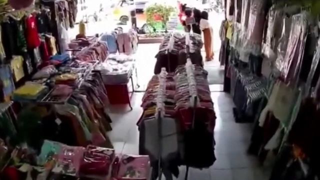 Strong earthquake shook Indonesia! Thousands of houses destroyed in West Java, Cianjur смотреть онлайн