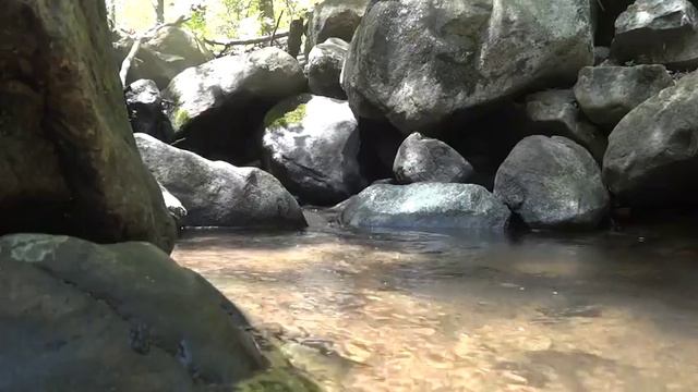 ручей среди камней смотреть онлайн