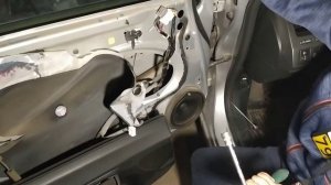 замена ограничителя двери на хонда цивик 4 д