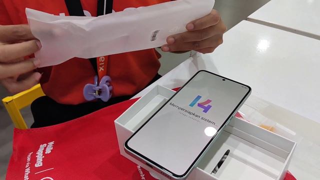 UNBOXING HP XIAOMI SERI TERBARU | MI 13 T 12/256 GB WITH LEICA CAMERA | 6,5 - 6,9 JUTA ! GAIB BENER смотреть онлайн