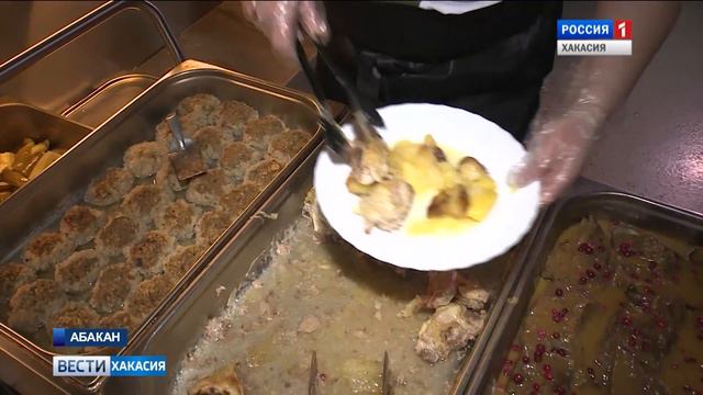 Сегодня военнослужащих Абакана кормили чувашскими блюдами. 26.01.2018 смотреть онлайн