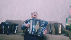 Украинская народная песня,,Очи синi та кари"исп Галина гармонист самоучка))