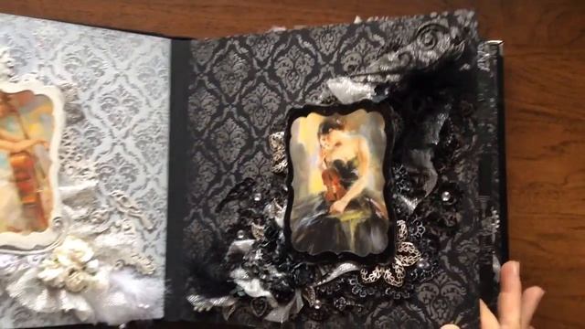 Фотоальбом на контрастах "Behind the mask" смотреть онлайн