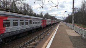 Электропоезд ЭД4М-0242 платформа Театральная