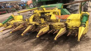 Кормоуборочный комбайн John Deere 7200