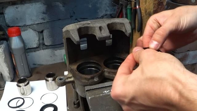 Перебираем передний суппорт Subaru Forester SF