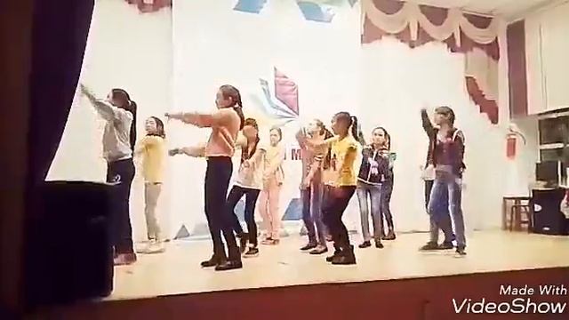 Танцуем )) моё первое видео ? смотреть онлайн