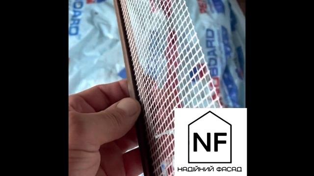 Декоративная отделка откоса и планка примыкания.