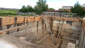 Залили ленту фундамента 400*500.