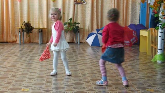 Танец в садике, со слезами на глазах! смотреть онлайн