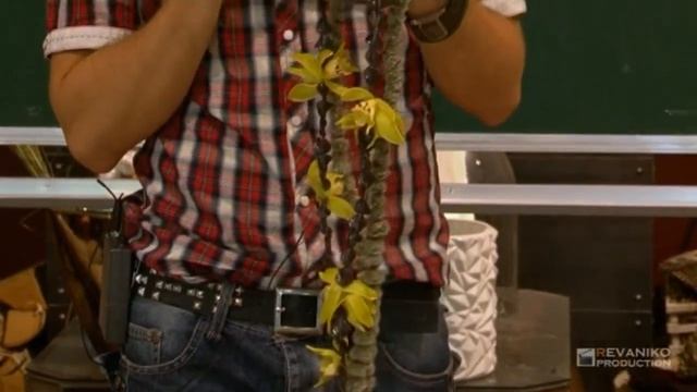 Уроки флористики: Украшение, заменяющее букет невесты "Браслет" смотреть онлайн