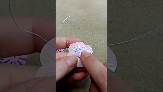 Ещё один вариант соединения пайеток "ракушки" смотреть онлайн