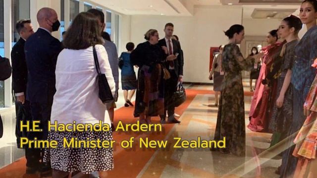 VTR of Thai Silk Through the Eyes of Fashion Designers of APEC 2022 смотреть онлайн