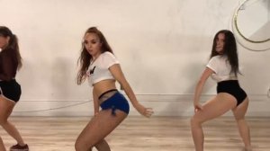 YOHANNA ALMAGRO #TWERK Iniciación | ARABE - Papichamp x Ecko