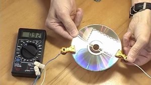 Солнечная батарея из CD и DVD дисков. / Solar power of CD and DVD discs.