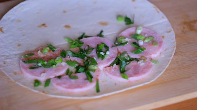 Горячие сэндвичи из тортильи с ветчиной и сыром. Сэндвичи рецепт.