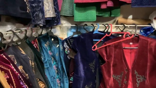 Кыргыз Улуттук Кийимдер/ДОРДОЙ БАЗАР #чапандар #чепкен #улуттуккийим #дордойрынок #заказ #оптом