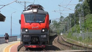 ЭП20-028 с поездом "Премиум" Москва - Адлер