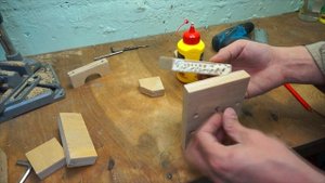 ??? ПОЛЕЗНОЕ ПРИСПОСОБЛЕНИЕ ДЛЯ МАСТЕРСКОЙ Держатель для гравера дремеля дрели своими руками