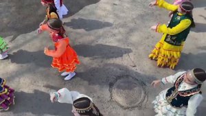 Флешмоб коллективов Уфимской детской филармонии, посвященный Дню национального костюма