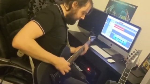 ► Hysteria - 𝐌𝐔𝐒𝐄║1 Take Guitar Cover смотреть онлайн