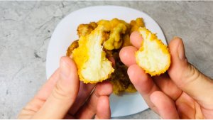 Видео показывает, как приготовить цветную капусту во фритюре.
Вкусный хрустящий перекус