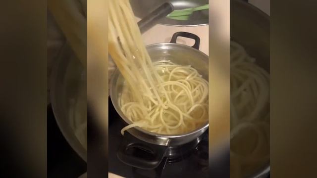 Спагетти с куриным филе и цукини смотреть онлайн