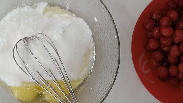Невероятно нежный сметанный пирог с вишней