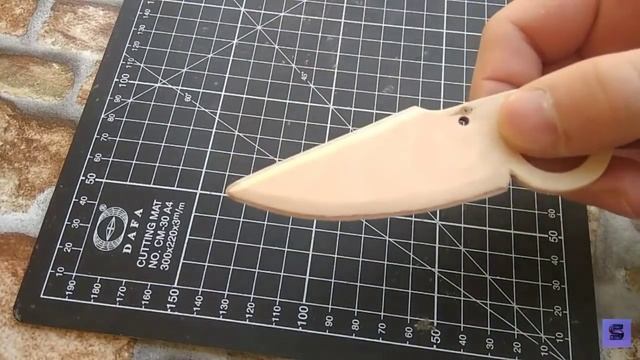 Как сделать Flipknife "Arctic" из Standoff 2. Своими руками из фанеры. смотреть онлайн