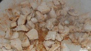 Куриная грудка в горшочке