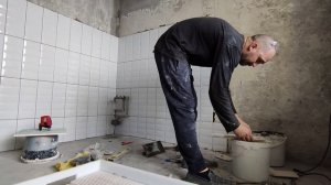 Как сделать розетку в плитке