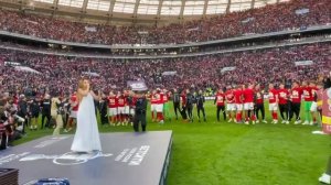 Певица МакSим спела с фанатами Спартака после победы в Кубке России