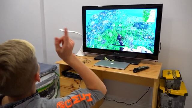 ОДНИ ДОМА...Кто вырубил свет??? Alone in the house ... Lost the light !!! смотреть онлайн