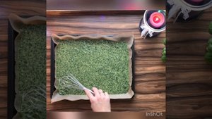 Рулет из шпината и семги со сливочным сыром