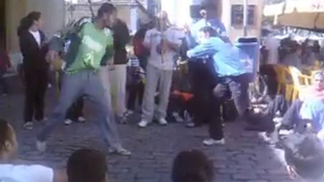 Victor e Danusa Roda de capoeira no Mercado Floripa 7-8-10 смотреть онлайн