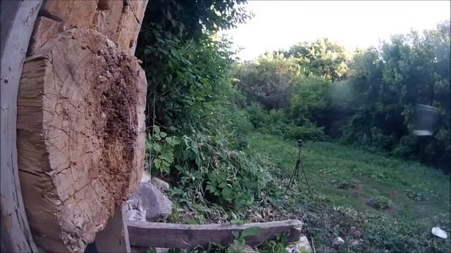 Кинул стакан да с такой силой что он встрял в дерево смотреть онлайн