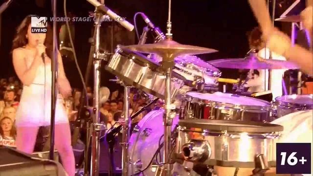 CHARLI XCX - Fancy LIVE  WORLD STAGE 2014