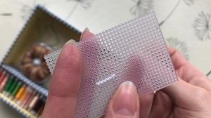 Вышивка крестиком - 3/4 крестика на пластиковой канве (без прокалывания).