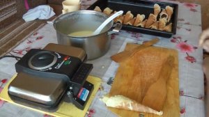 Вафельные трубочки с кремом из масла и сгущенки