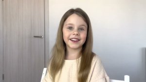 Бурцева Арина Актерская визитка короткая